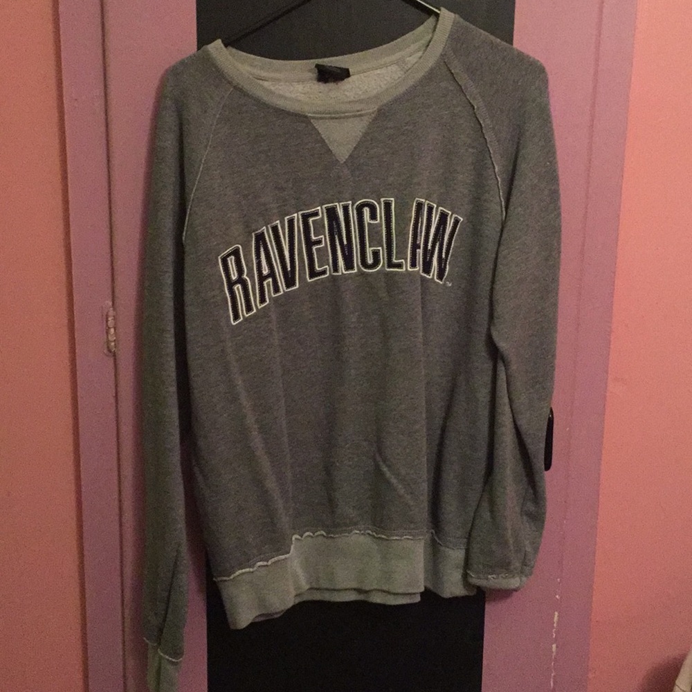 Harry Potter Ravenclaw sweat shirt.